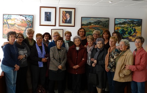 Entrega de la donaci&oacute; a la doctora del CAP de Canyelles